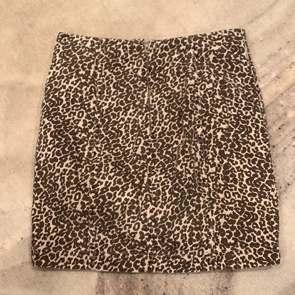 Free people femme novelty skirt in leopard tea size 2! - Picture 4 of 4